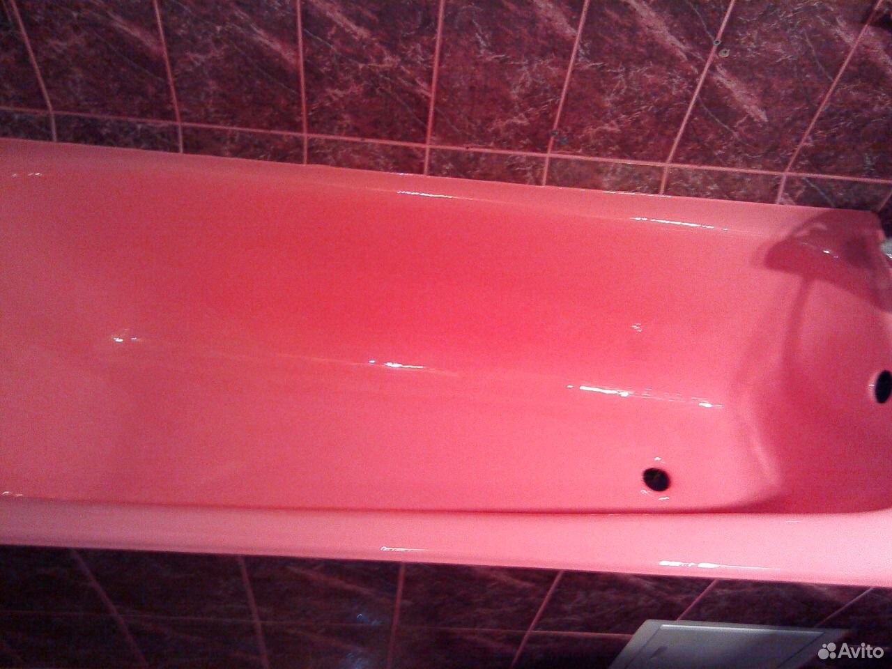 Какой плиткой покрыть ванну. Реставрация ванн с Коллер. Реставрация ванн фиолетовый цвет. Реставрация ванн Иркутск. Реставрация ванн в Новосибирске цветная.