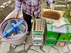 Продаю пчеловодный инвентарь