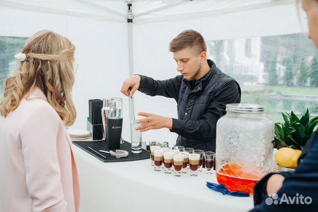 Выездной бар Бармен на мероприятие, бармен на дом