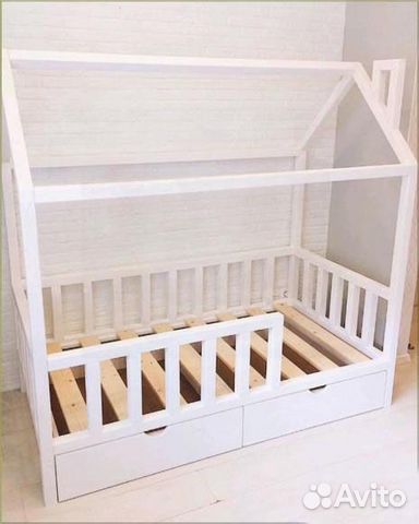 Кроватка домик