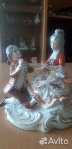 Фарфоровая винтажная статуэтка