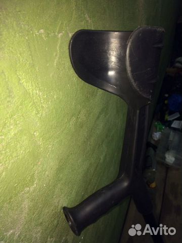 Костыль с подлокотником