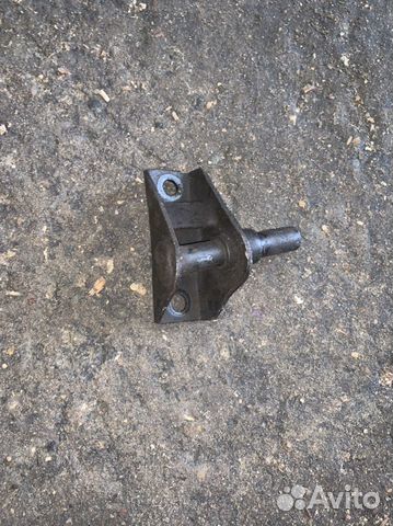 Кронштен амортизатора заднего левого Тойота Рав 4