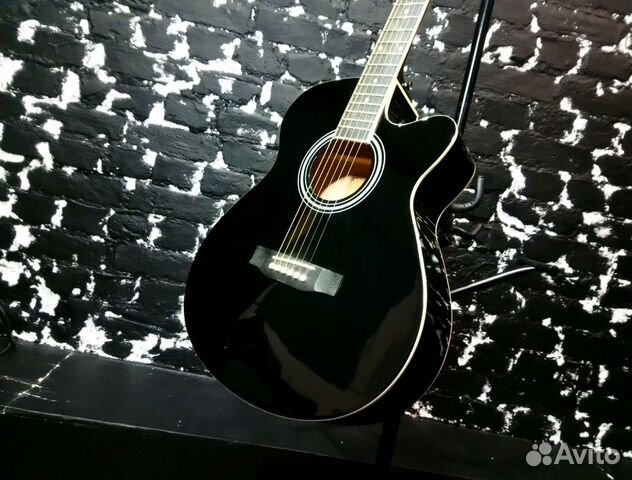 Гитара с чехлом