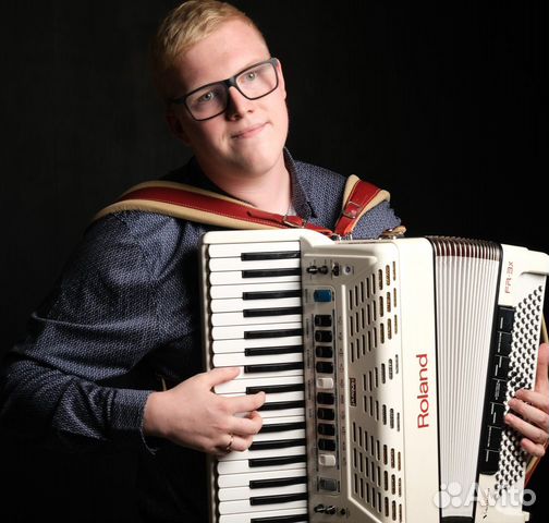 Живая музыка / Музыканты / Артисты / Аккордеонист