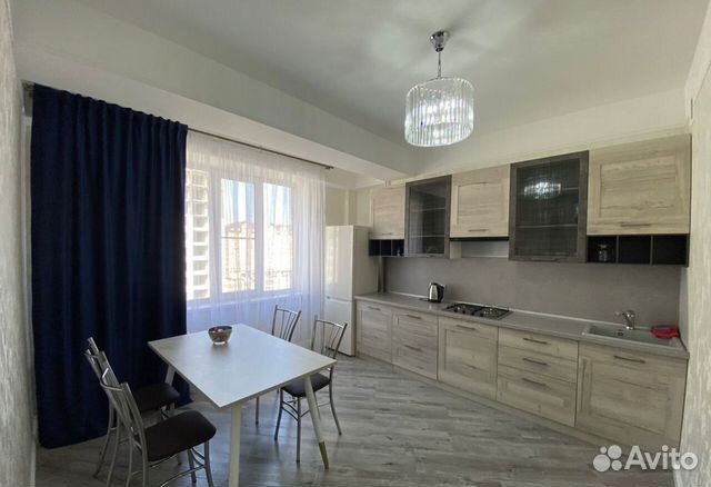 

2-к. квартира, 80 м², 5/10 эт.