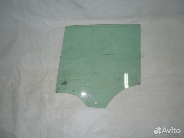 Стекло задней левой двери BMW X3 Стекло задней левой двери BMW X3