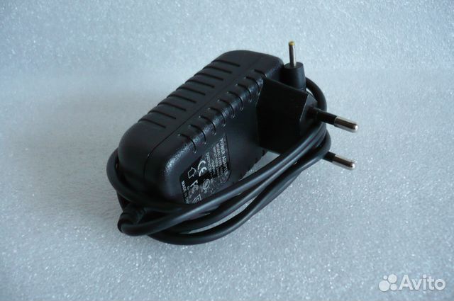 Адаптер зарядка для планшета 5 В/ 2 А штекер 2,5мм
