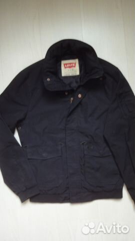 Чёрный бомбер Levis