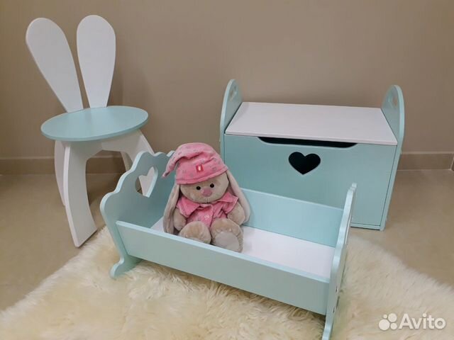 Кроватка для кукол, стульчик, ящик для игрушек