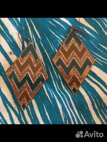 Бижутерия, украшения (серьги, колье)