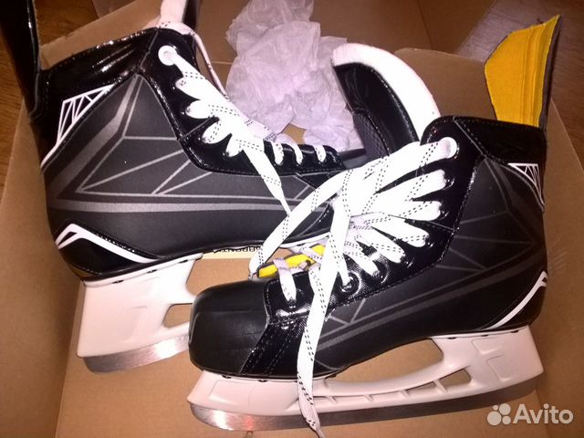 Коньки хоккейные р38,5 bauer supreme s150 новые