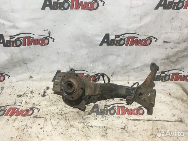 Кулак поворотный передний правый Volkswagen Passat