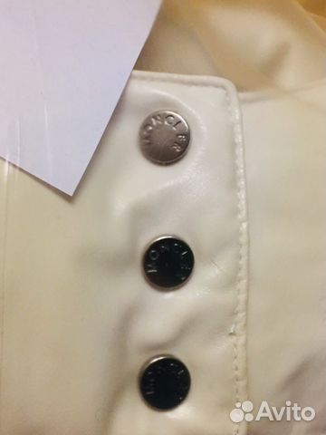 Куртка зимняя Moncler женская белая размер S Куртка зимняя Moncler женская белая размер S