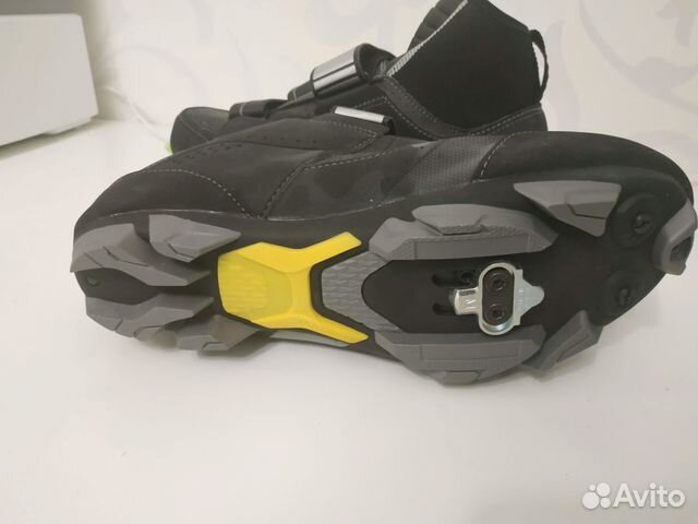 Зимние ботинки Shimano MW81 Gore-Tex SPD + шипы Зимние ботинки Shimano MW81 Gore-Tex SPD + шипы