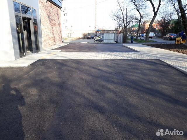 Укладка тротуарной плитки. Асфальт Укладка тротуарной плитки. Асфальт