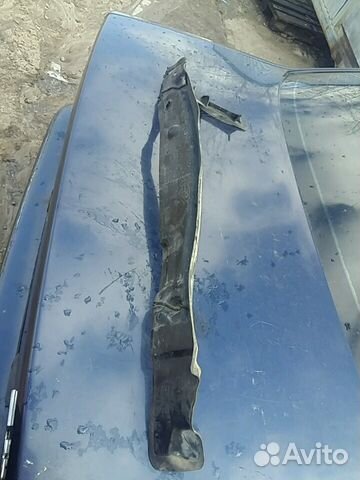 Пыльник крыла переднего правого Audi Q7 4l0821112