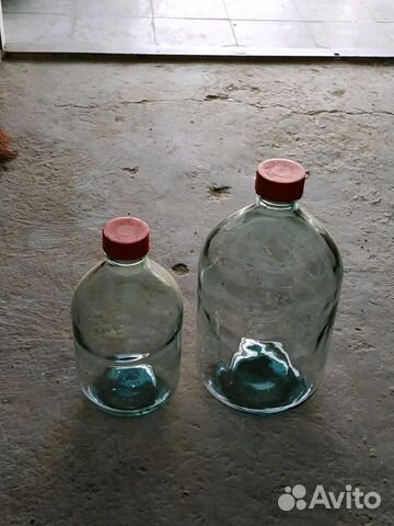 Стеклянные бутыли разного объема