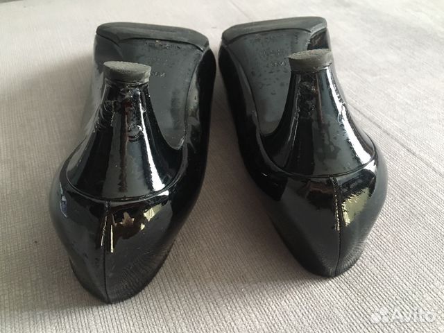 Лакированные туфли YSL Лакированные туфли YSL