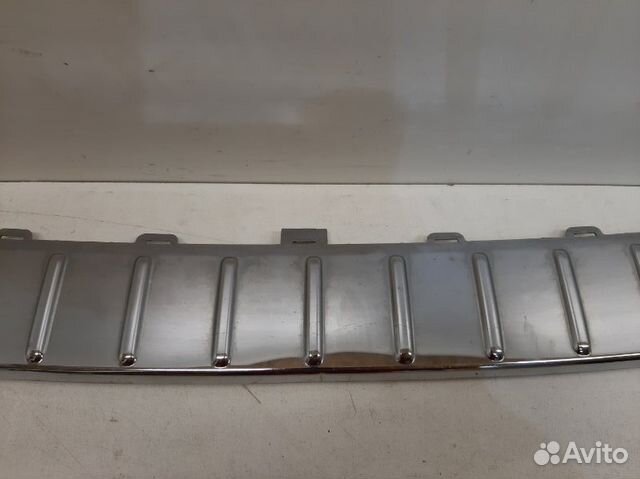 Накладка бампера задняя верхняя Volkswagen Touareg Накладка бампера задняя верхняя Volkswagen Touareg