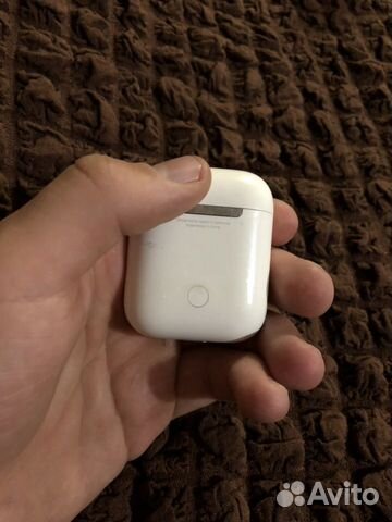 Наушники AirPods