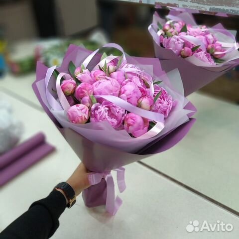 19 малиновых пионов 19 малиновых пионов