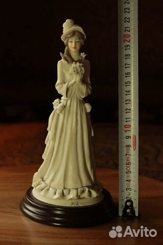 Антикварная статуэтка фигурка Capodimonte