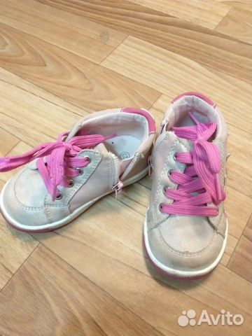 Продам демисезонные ботинки для девочки Продам демисезонные ботинки для девочки