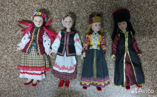 Куклы в народных костюмах Куклы в народных костюмах