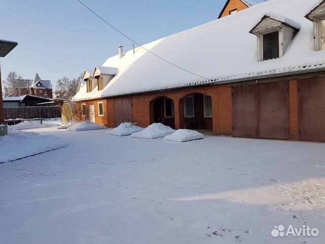 Коттедж 360 м² на участке 15 сот.