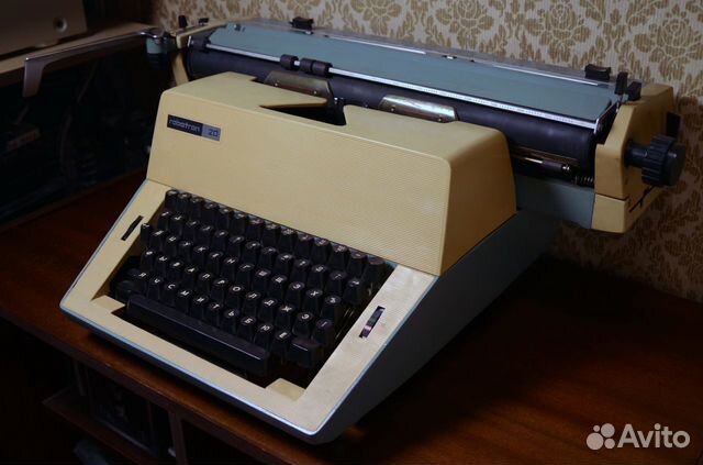 Печатная машинка Robotron 20 - Роботрон 20 Печатная машинка Robotron 20 - Роботрон 20