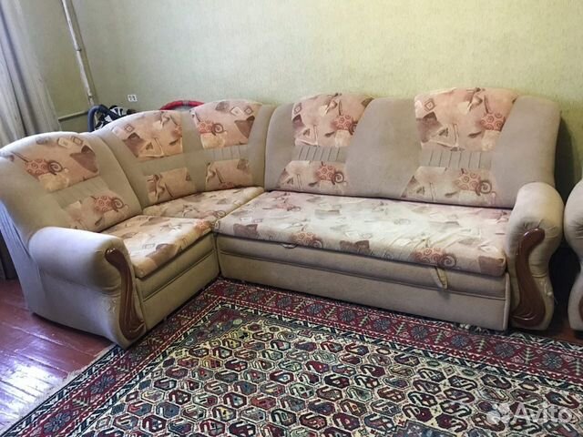 Диван с креслом