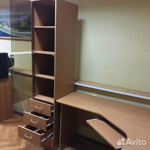 Компьютерный стол и шкаф Компьютерный стол и шкаф