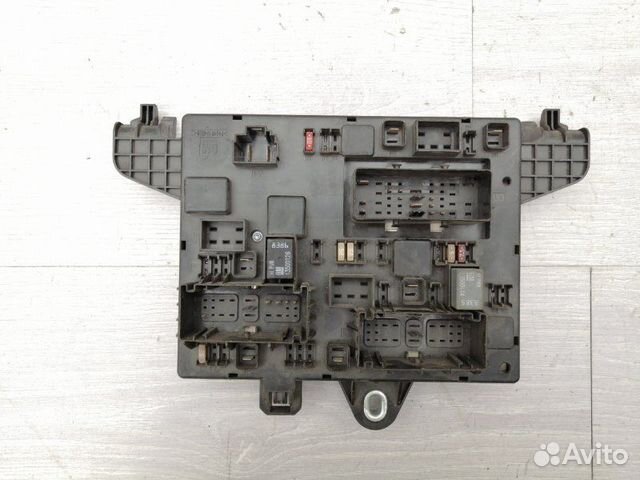 Блок предохранителей Opel Astra J A16XER 2010