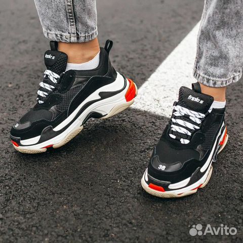 Кроссовки Balenciaga Triple S Кроссовки Balenciaga Triple S