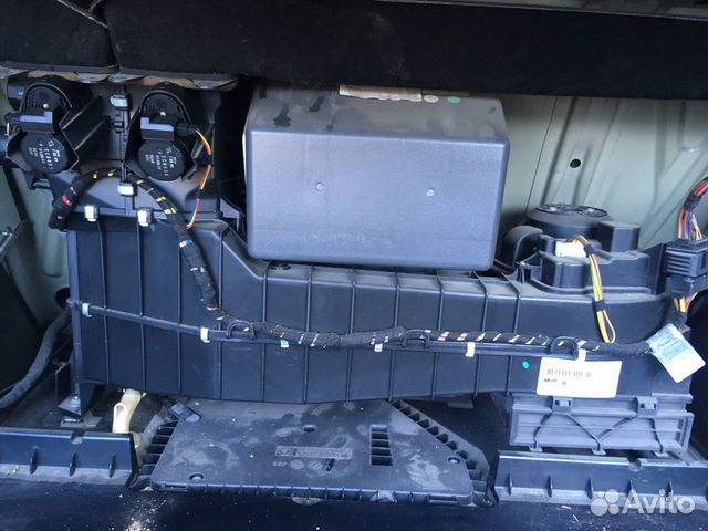 Холодильник BMW-e65/e66 рестайлинг. 7 серия