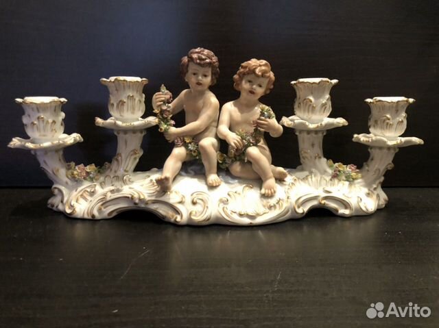 Фарфоровый подсвечник Putti Capodimonte Фарфоровый подсвечник Putti Capodimonte