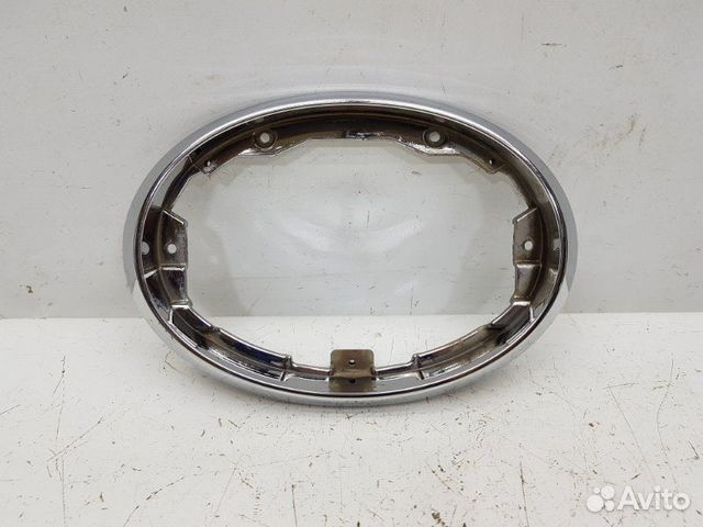 Эмблема Toyota Hilux 8 2015