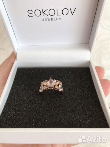 Новое золотое кольцо с топазами Swarovski