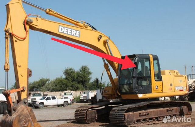 Стекло дверное левое для John Deere LC200