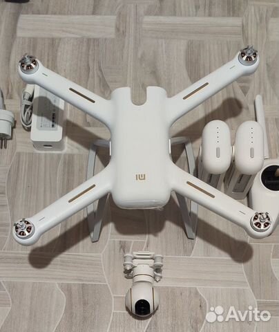 Квадрокоптер Xiaomi Mi Drone 4K с комплектом допов