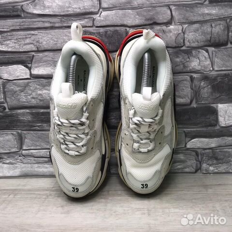 Кроссовки женские