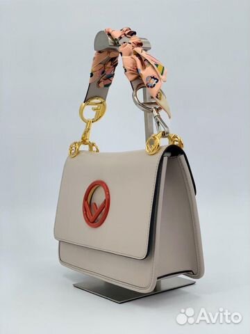 Новая женская сумка из натуральной кожи Fendi Новая женская сумка из натуральной кожи Fendi