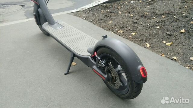 Два Xiaomi mijia m365 electric scooter