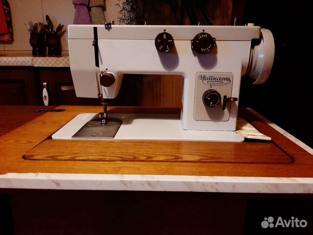 Швейная машина Чайка 143