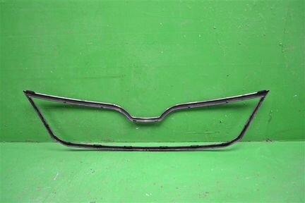 Накладка решетки радиатора Skoda Rapid 2012