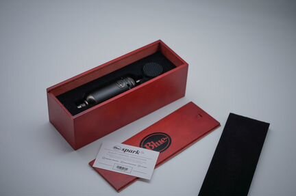 Студийный конденсаторный микрофон Blue Spark SL