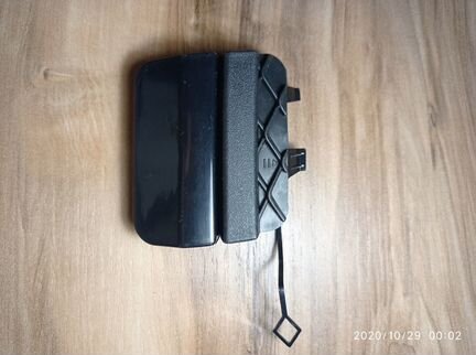 Заглушка буксировочной проушины C W205 Новая