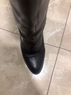 Кожаные сапоги на толстом каблуке