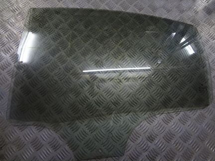 Стекло заднее левое пассат Б5 седан 96-05 оригинал